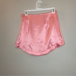 4/$20🛍️ Pink Satin Mini Skirt